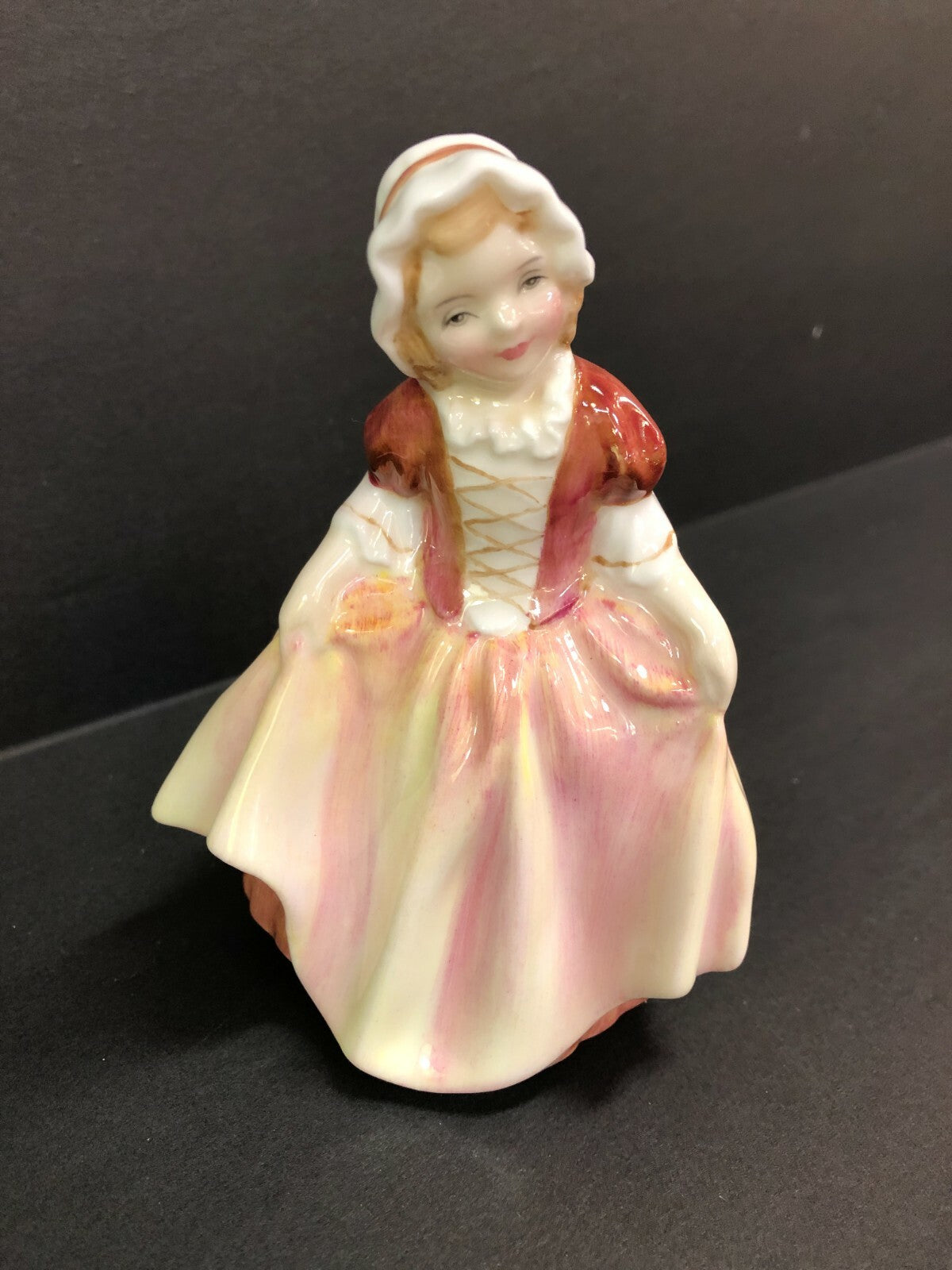 Vintage Rare Royal Doulton Figurine “Dinky Do” HN2120 