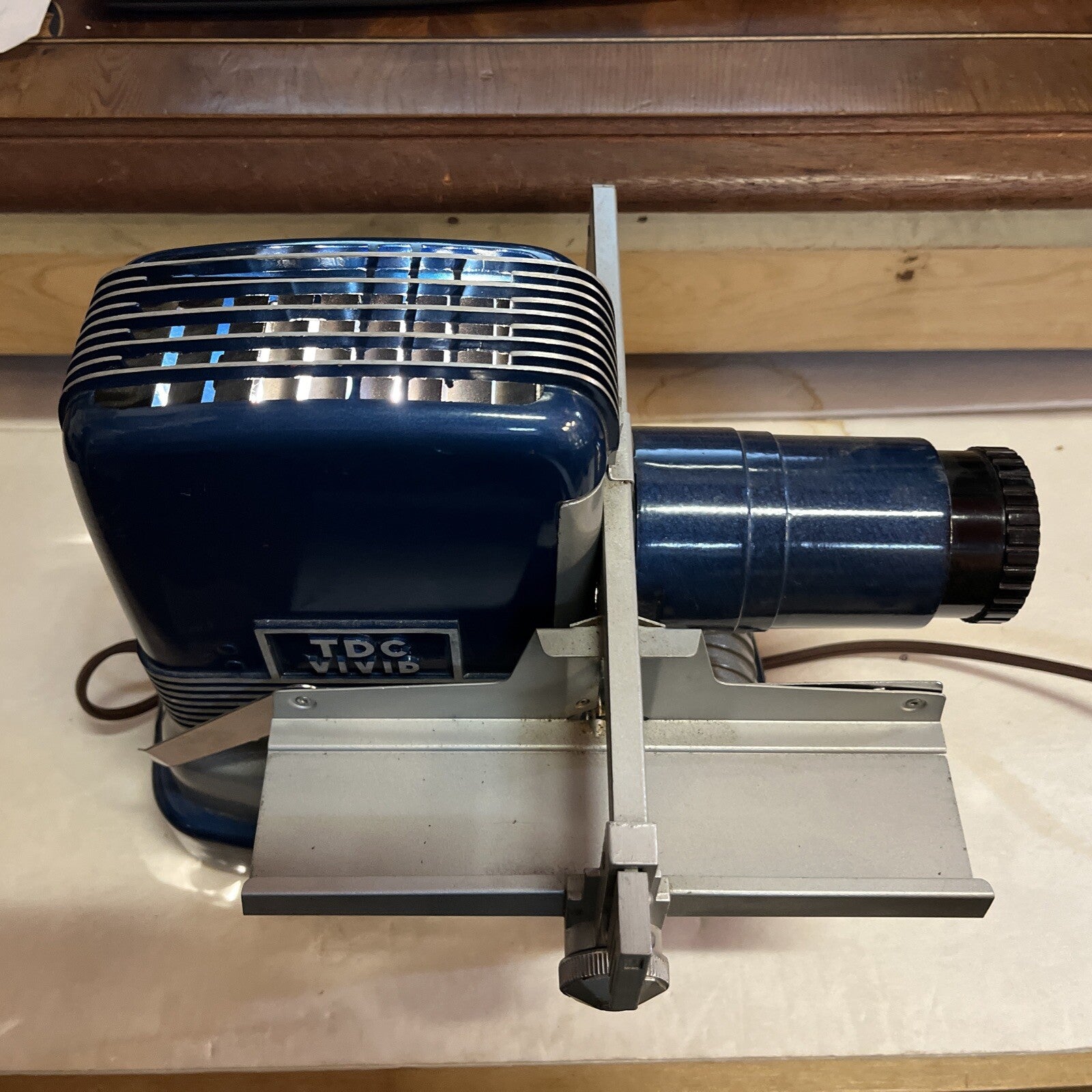 Vintage TDC VIVID Blue Slide Projector w/ Manual Mainliner 300 Three Dimension