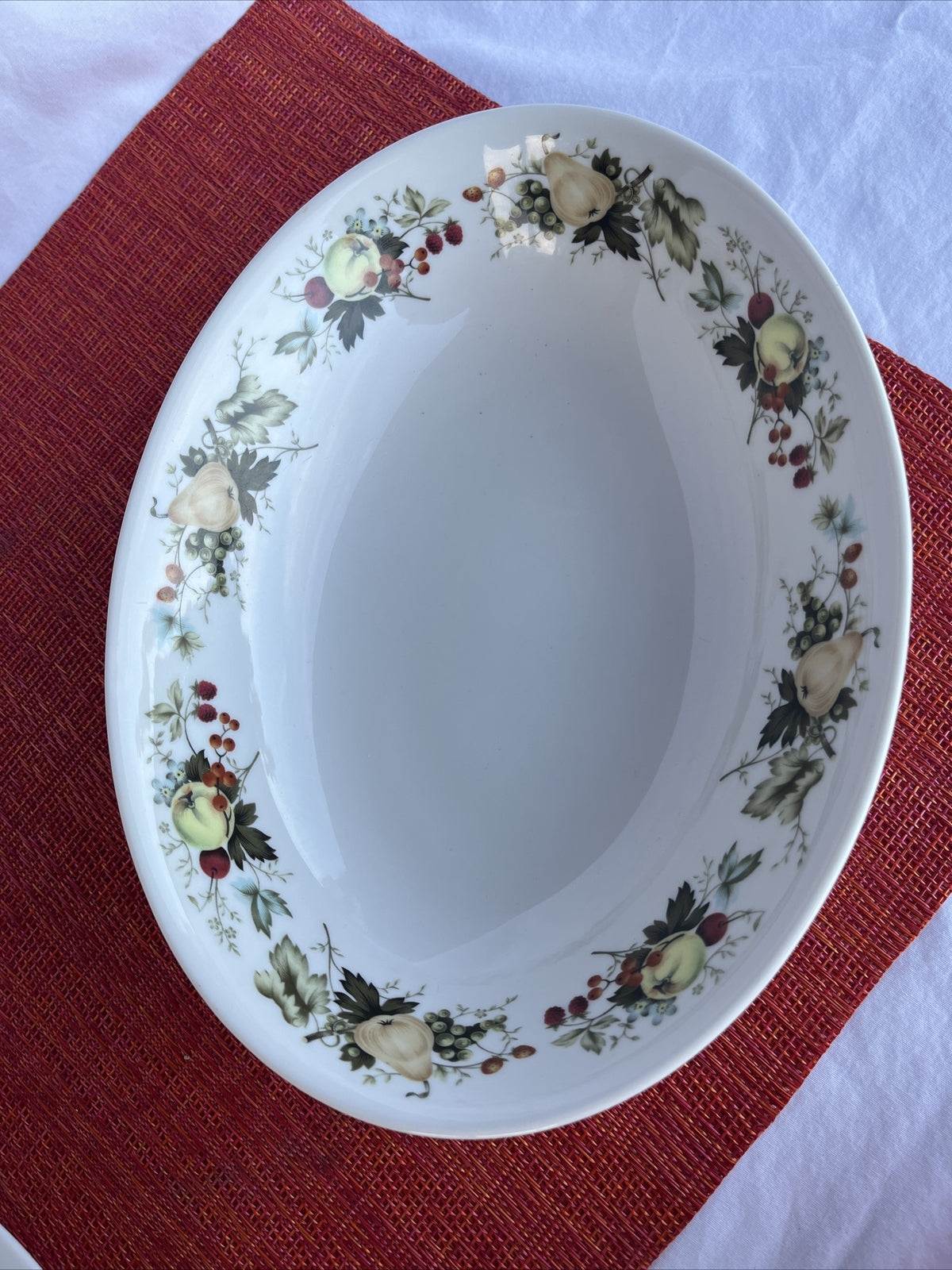 Royal Doulton MIRAMONT  9” X 7” Oval Serving Bowl TC1022 LIGHT USE.