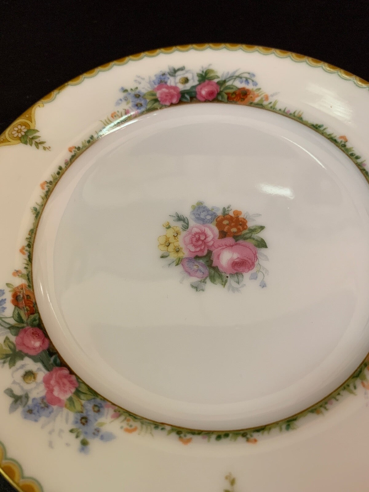 Vivienne Made in Japan Vintage Floral and Gold Pattern 6' Bread Plate