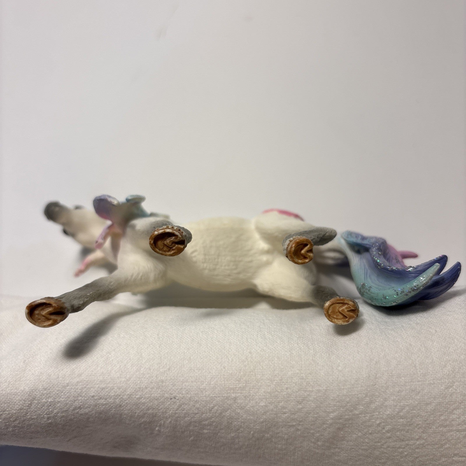 2017 Schleich Bayala Seashell Unicorn Mare Pastel & Glitter Mane & Tail Toy