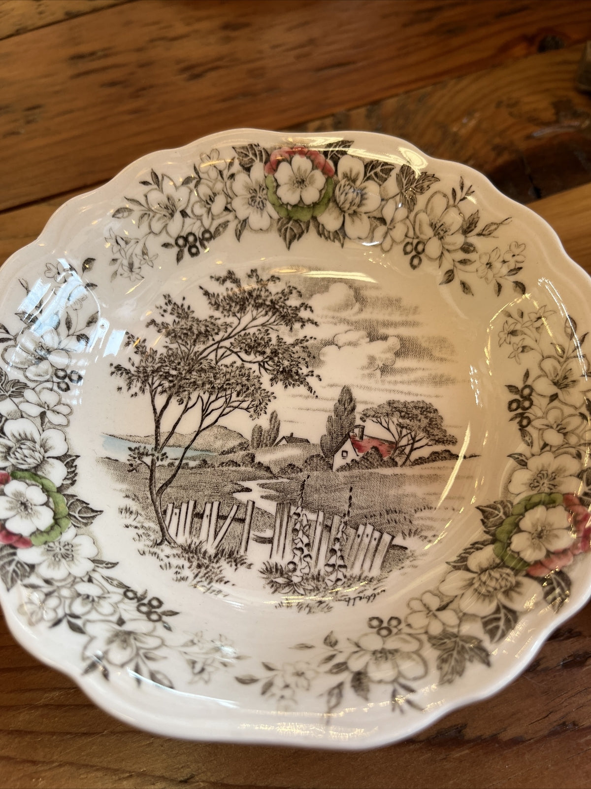 Beautiful 5.5' English Straffordshire Berry Bowls (5)