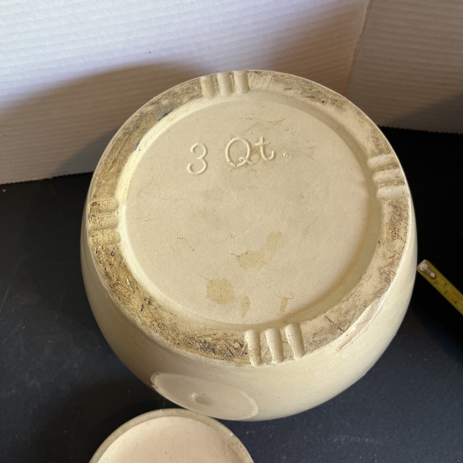 Antique/primitive/Bean Pot/cookie jar with twisted handles