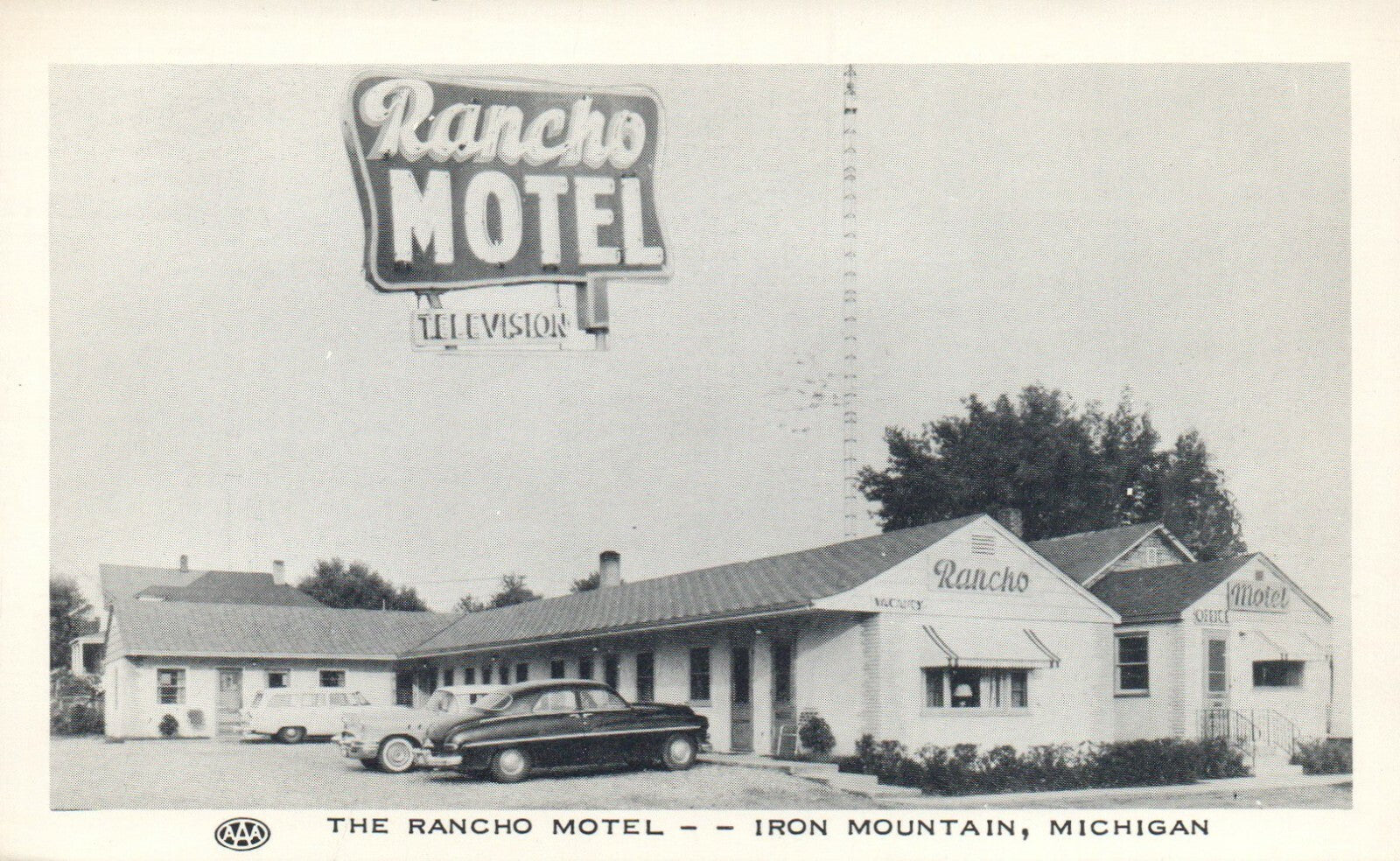 The Rancho Motel, Iron Moutain Michigan Mich MI Postcard
