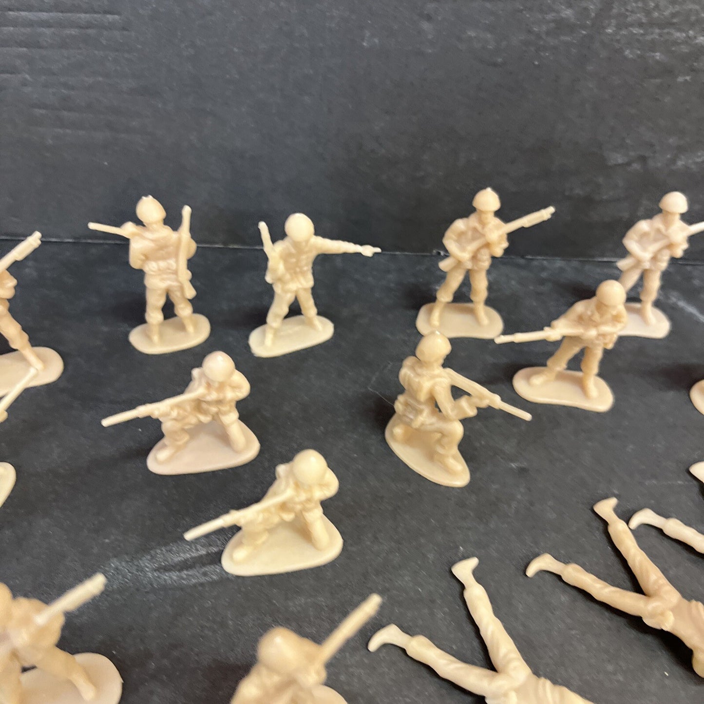 Classic 17 Tan Toy Soldiers plastic 2” army men