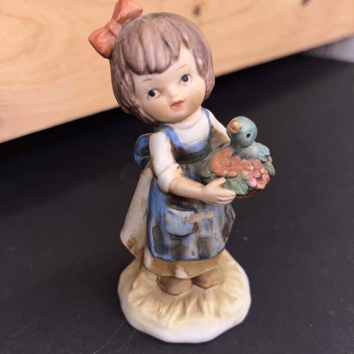 LEFTON CHINA FIGURINE - GIRL w/BIRD NEST FLOWERS - 02732 (CI1F)