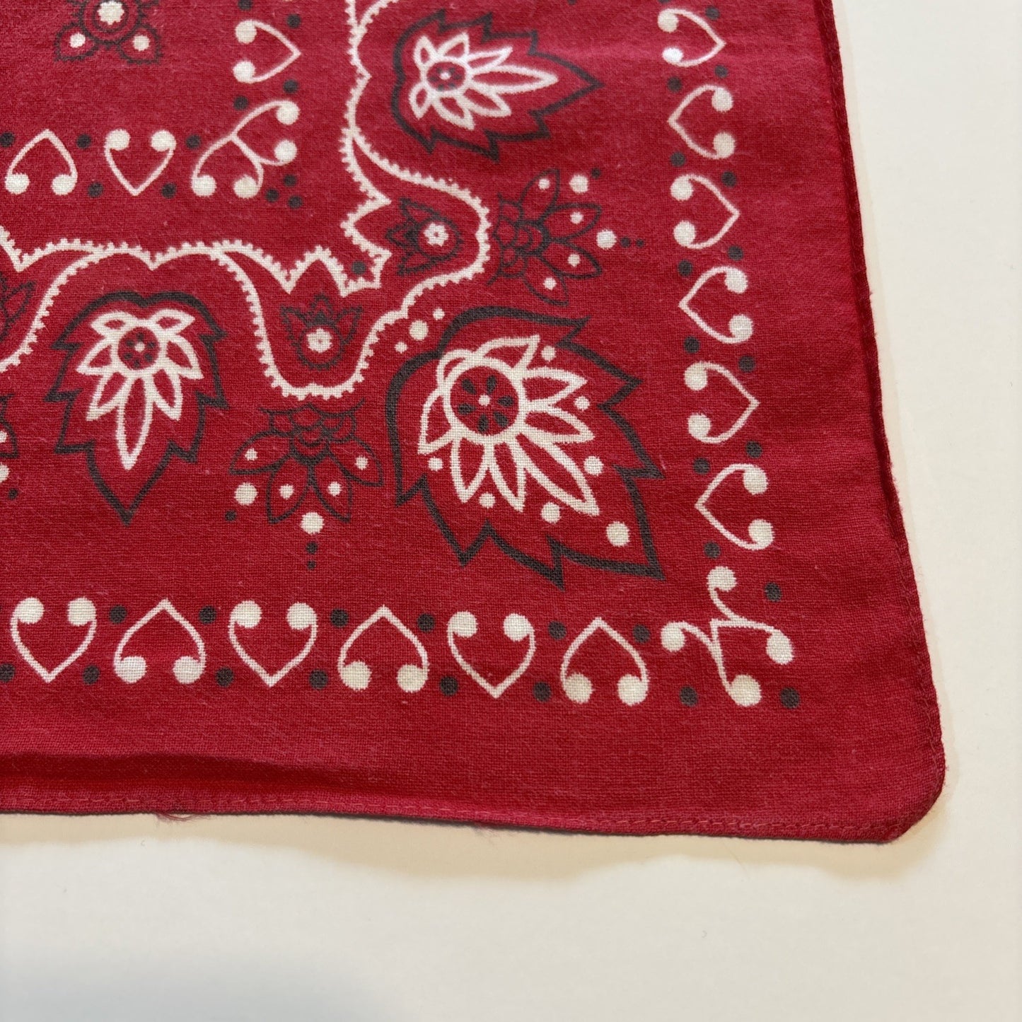 Vtg Elephant Trunk Down Red Paisley Bandana Fast Color 100% Cotton 21.25" x 20"