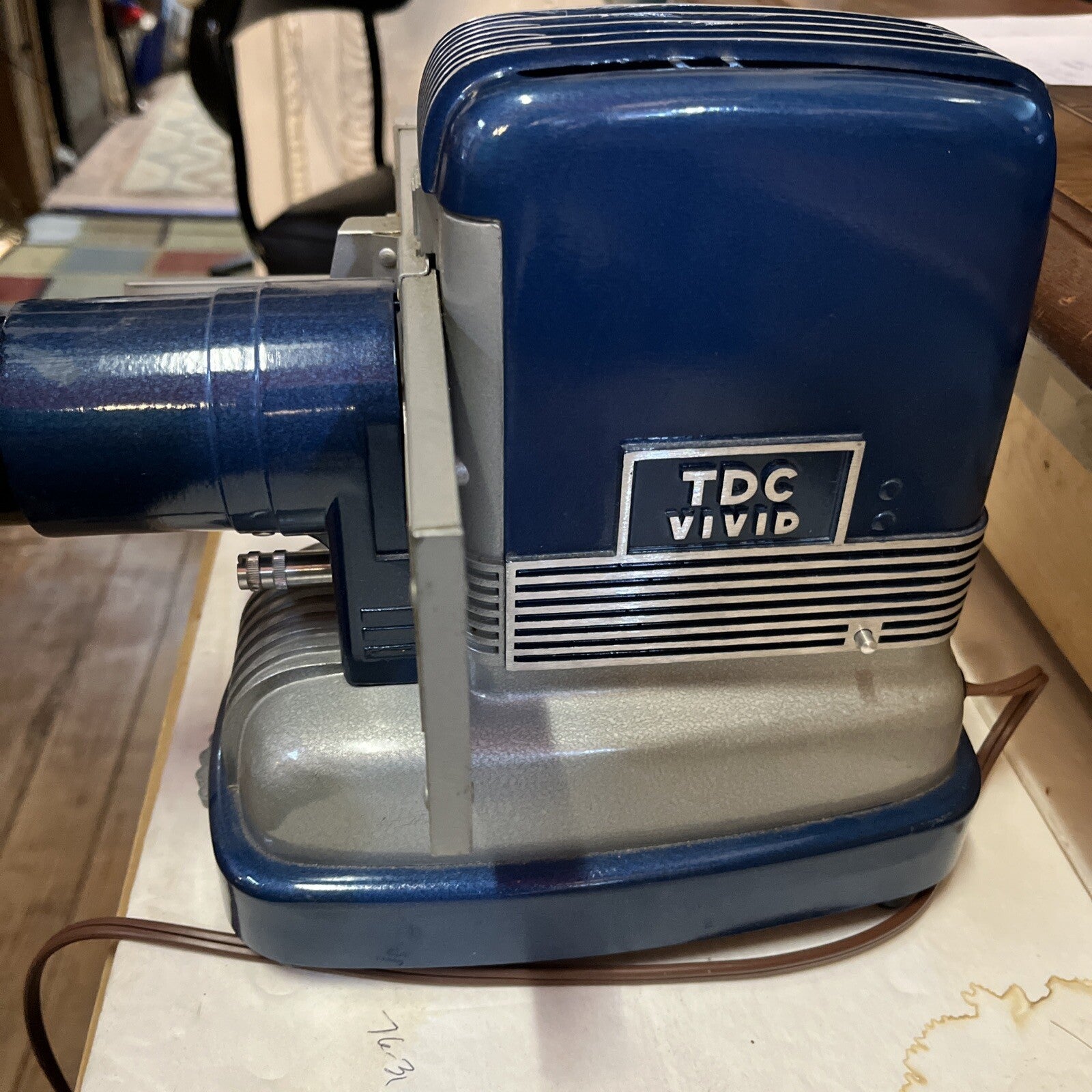 Vintage TDC VIVID Blue Slide Projector w/ Manual Mainliner 300 Three Dimension