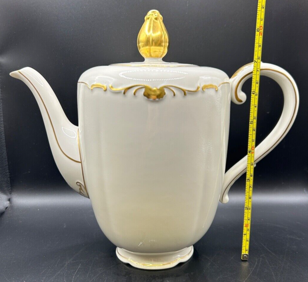 RARE Waldershof Bavaria Germany Tea/Coffee Pot with Lid Cream with Gold Rim