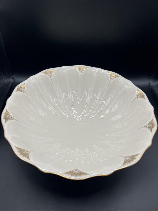 Vintage elegant Lenox Ivory scallop centerpiece decorator table bowl 10”