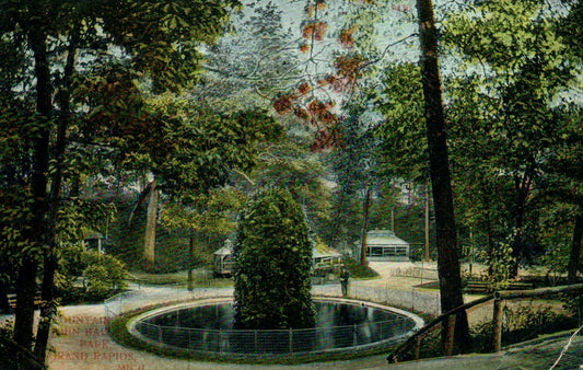 Fountain John Ball Park Grand Rapids MI Michigan Vintage Postcard