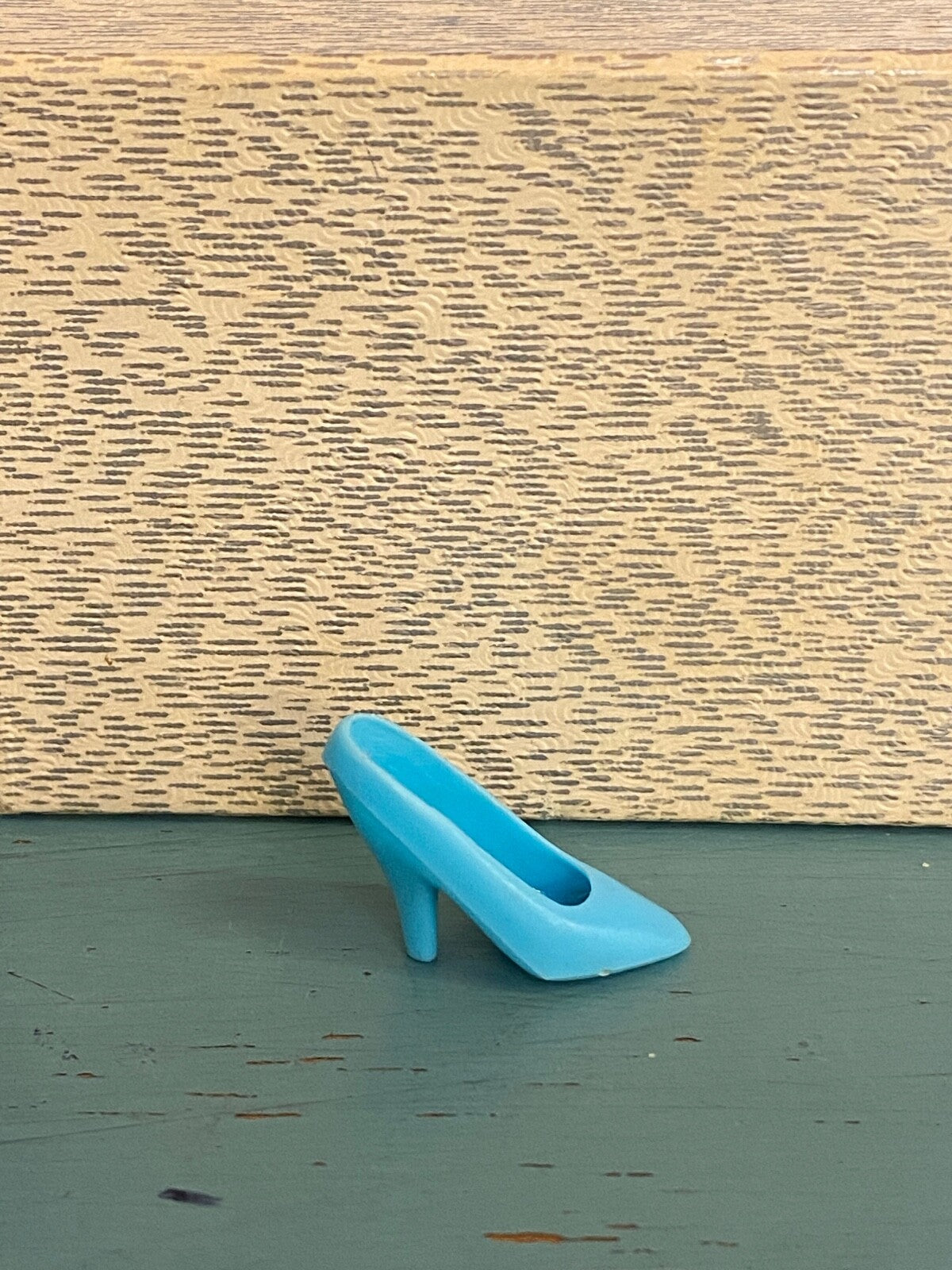 ONE HEEL INCLUDED BARBIE Vintage BLUE Closed Toe High Heel CHINA