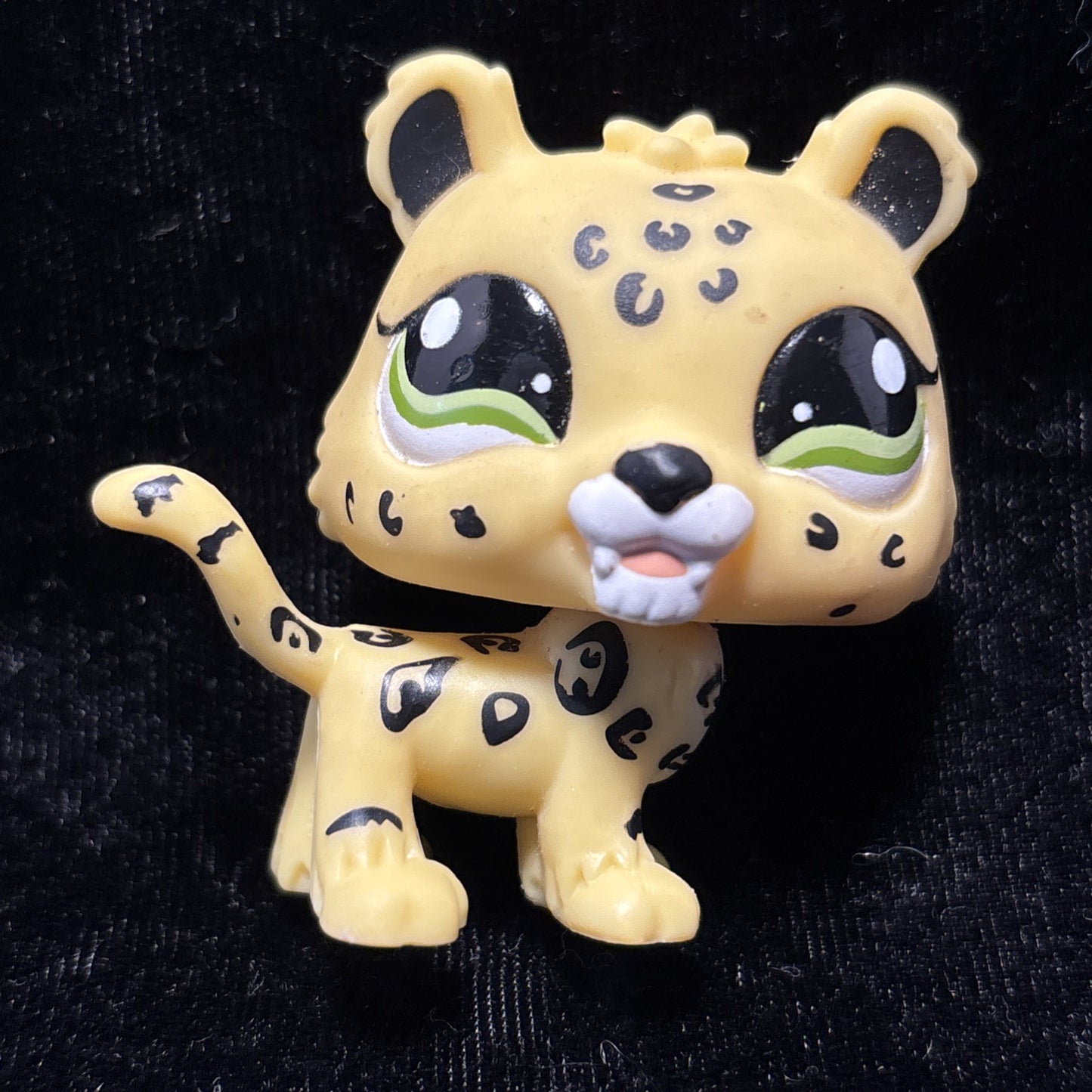 Littlest Pet Shop LPS Yellow Jaguar with Green eyes #1419