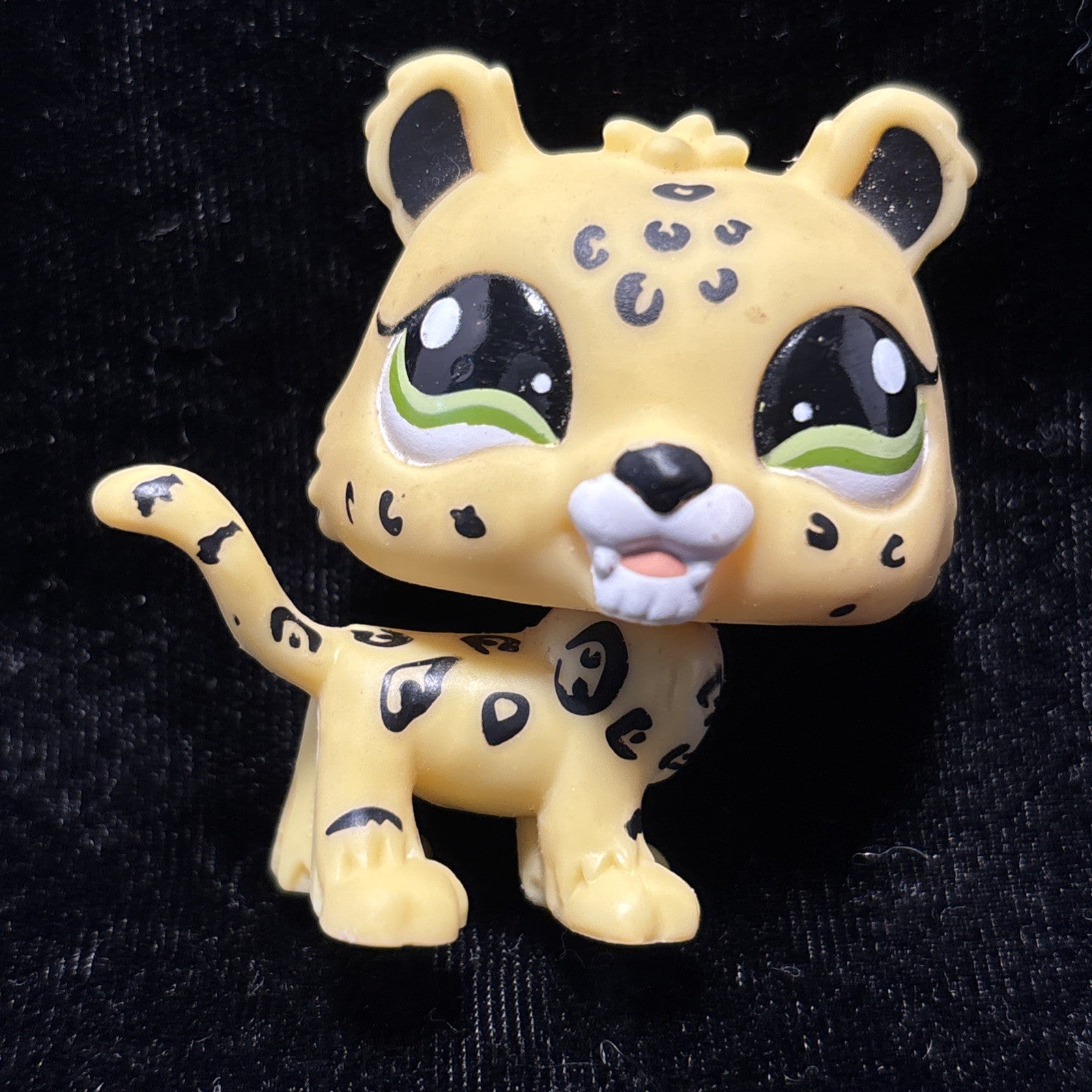 Littlest Pet Shop LPS Yellow Jaguar with Green eyes #1419