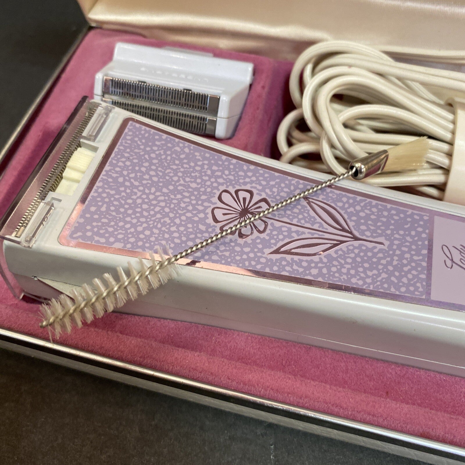 Lady Remington Electric Shaver Sperry Rand  With Underarm Blade & Case WORKS!