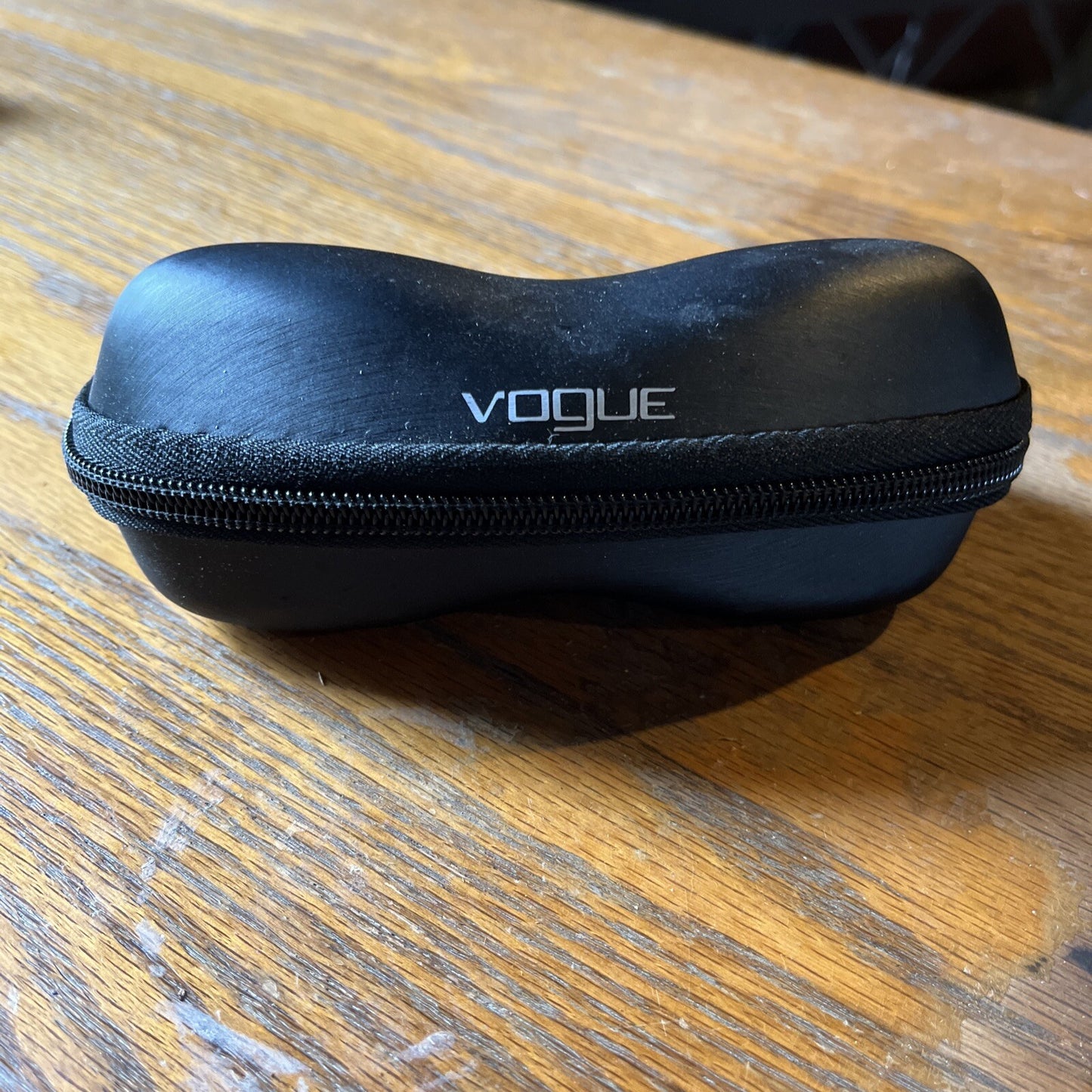 BRAND NEW VOGUE EYEGLASSES SUNGLASSES ZIPPER HARD CASE SEALED CLOTH 