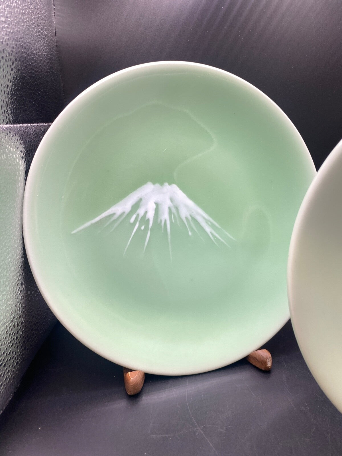 2 Antique RARE Chinese Great Ming Hsuante Reign Seto Yaki Mt Fuji Caledon Plate