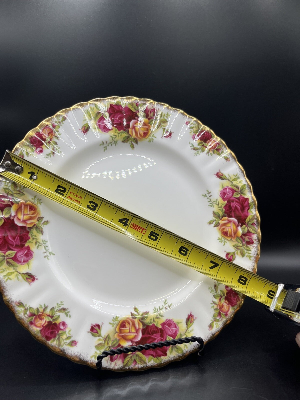 Royal Albert OLD COUNTRY ROSES Salad Plate 8 1/4 Inches ENGLAND