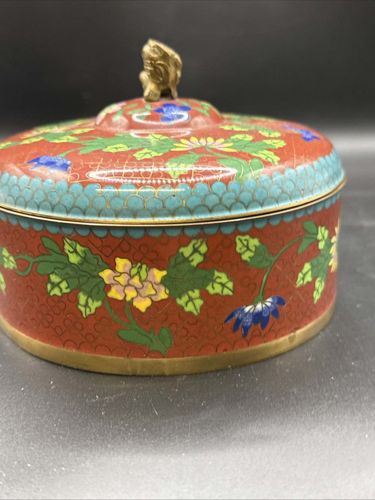 Foo Dog Finial Chinese Enamel Brass Cloisonne Round Box Vintage -5.5  tin red