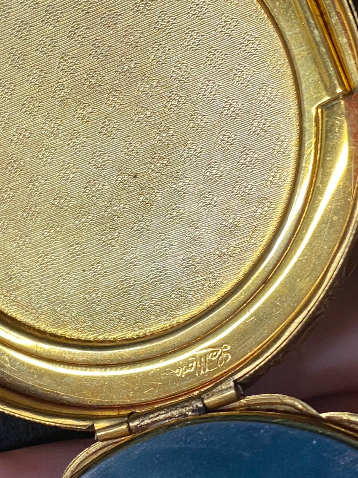 VTG R&G CO. PASTEL YELLOW ENAMEL HAND PAINTED FLOWERS POWDER & BLUSH COMPACT