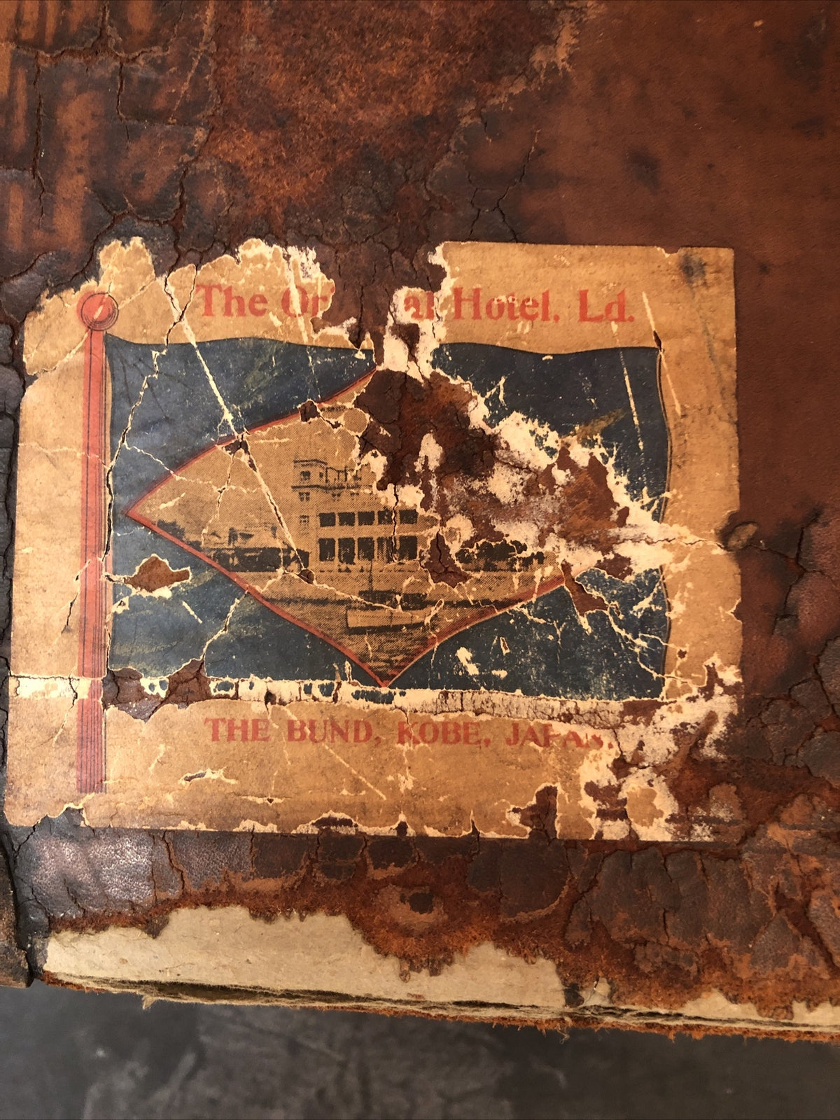 Antique Leather Hat Box silk lined International Hotel stamps stickers Japan