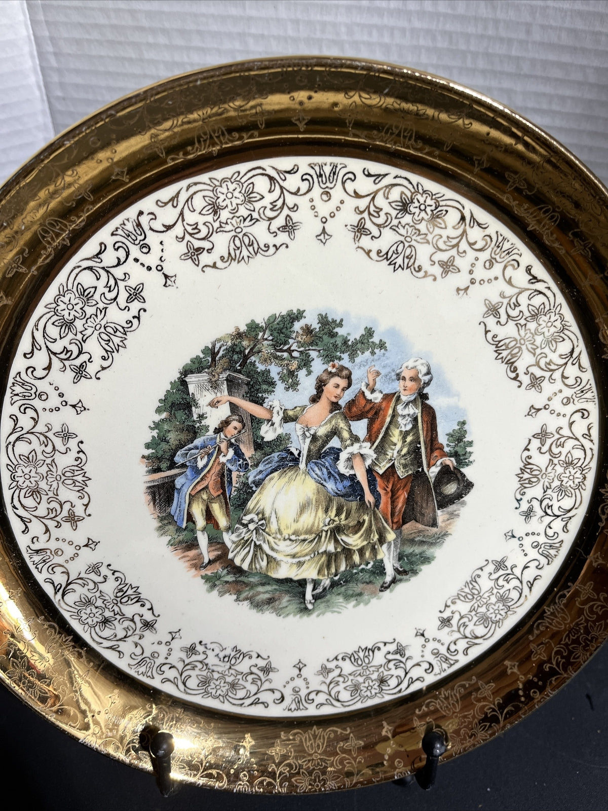 Vintage Sabin Crest of Gold Warranted 22k Dinner Plate Signed