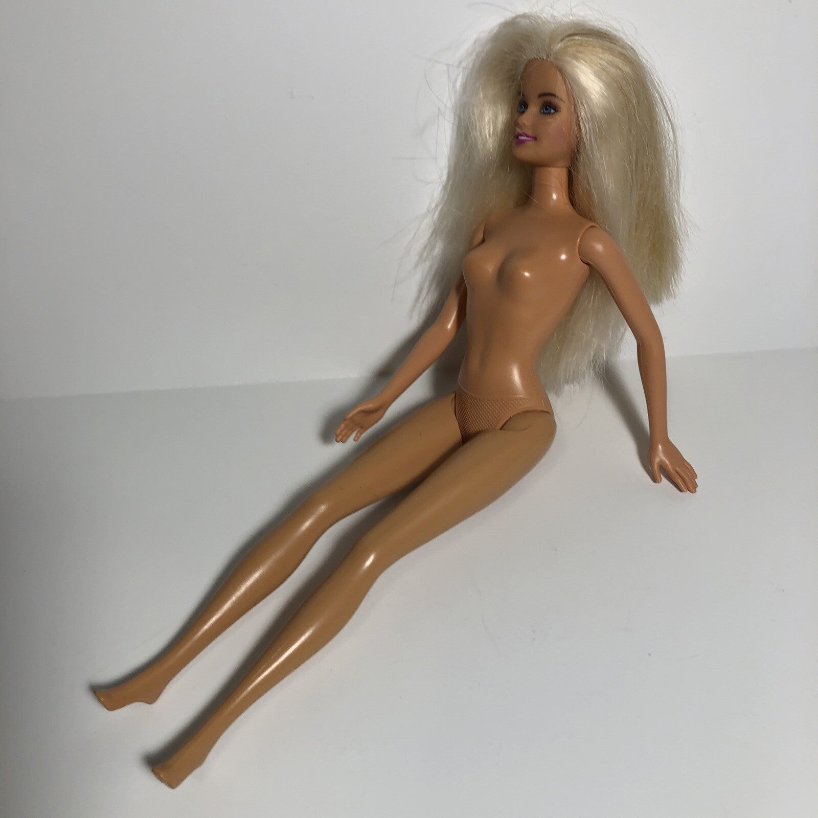 Platinum Blonde Barbie Doll Blue Eyes Hot Pink Lips Articulated Indonesia Toy