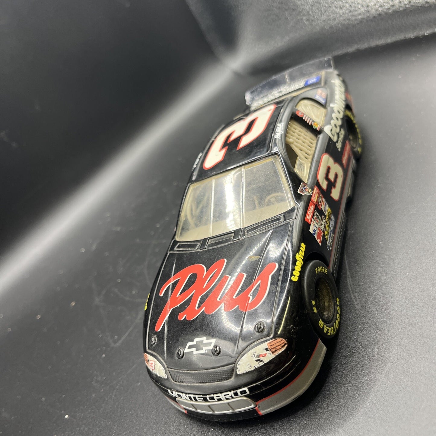 Dale Earnhardt Sr #3 GM Goodwrench 1:32 scale die cast 