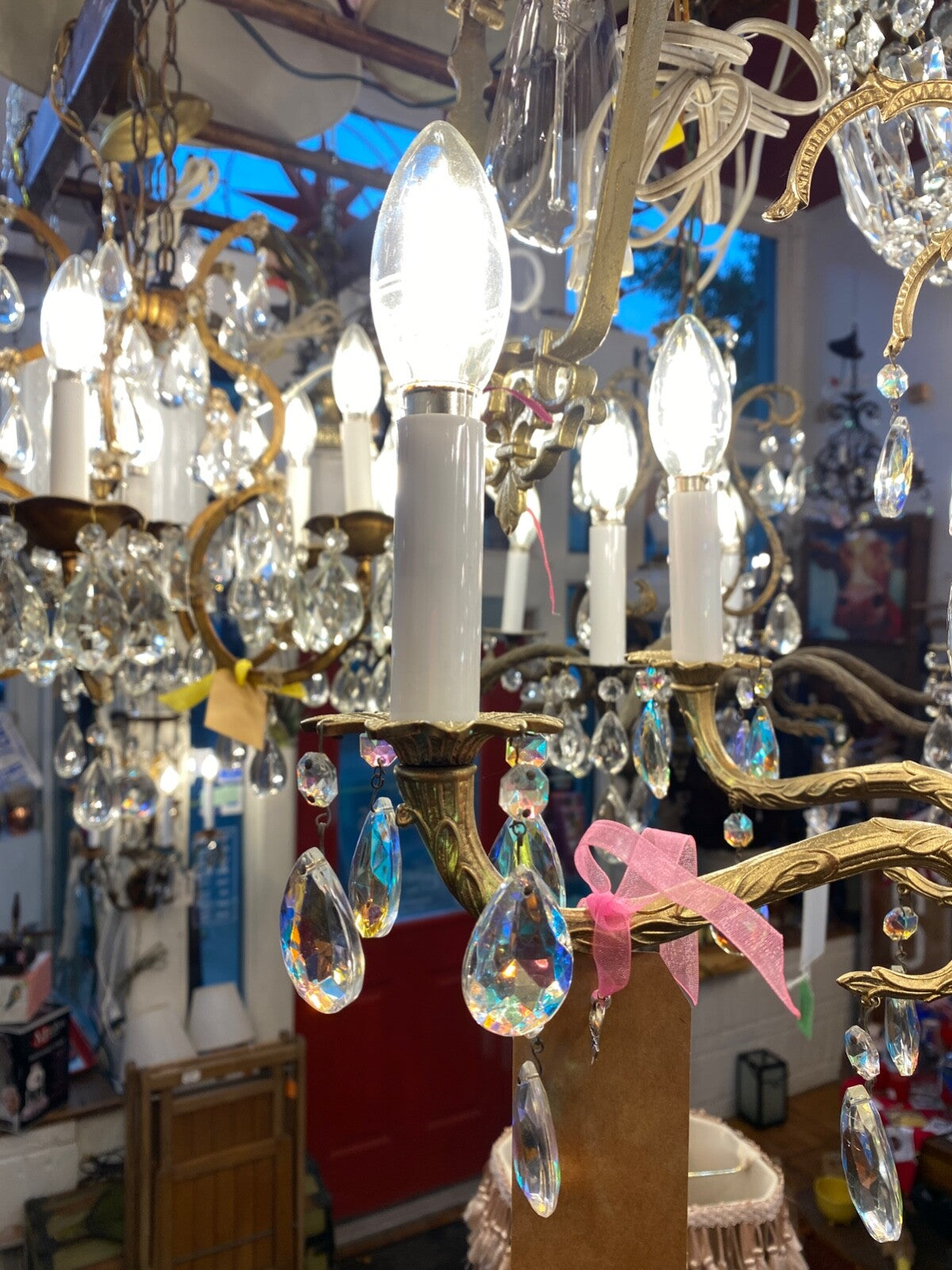 Gold 5-arm/light chandelier with iridescent crystals