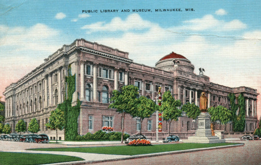 Public Library and Museum Milwaukee WIS Wisconsin Postcard