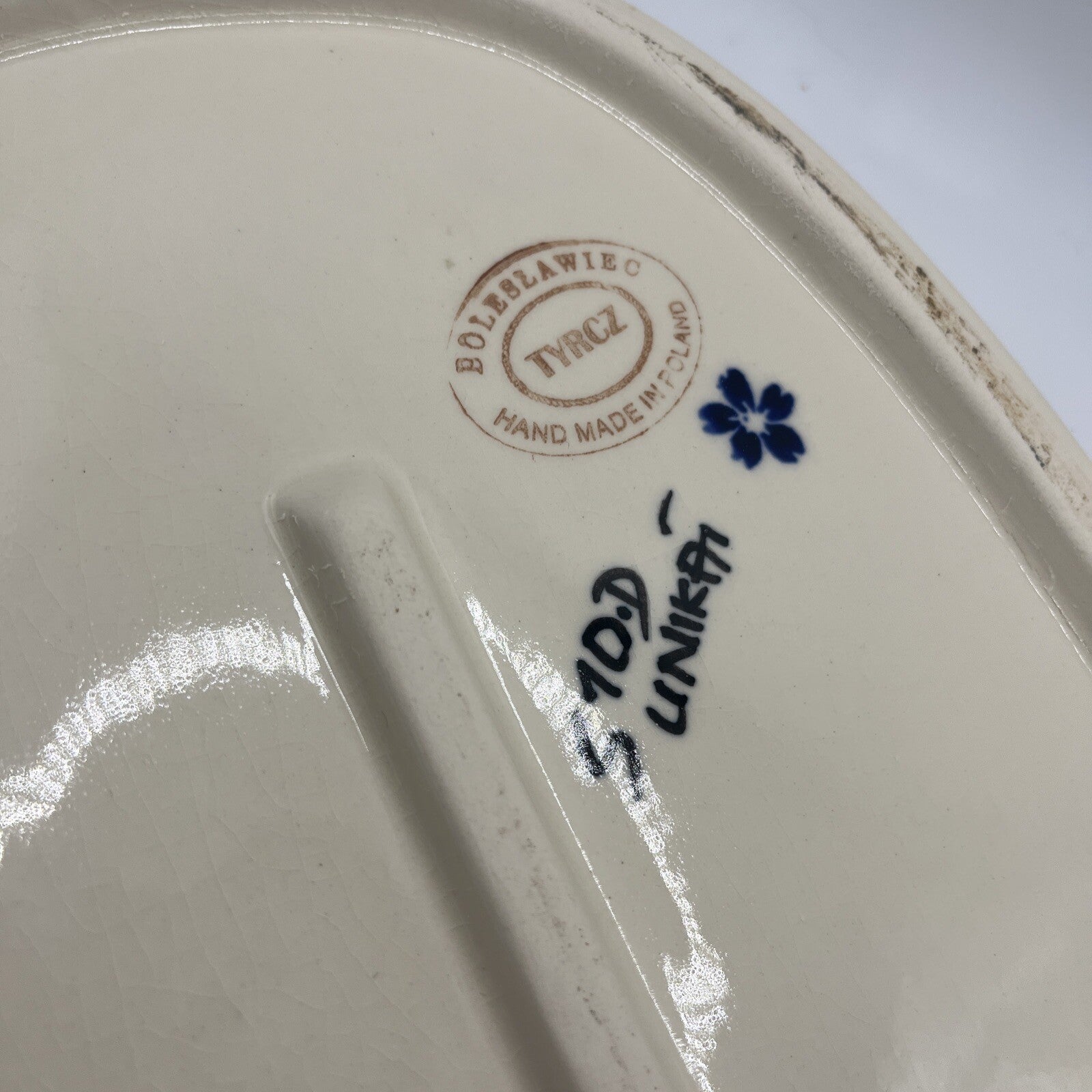 POLISH POTTERY covered Bread BOLESLAWIEC 14.5” X 8.75” Bottom  Lid 13” X  7.5”