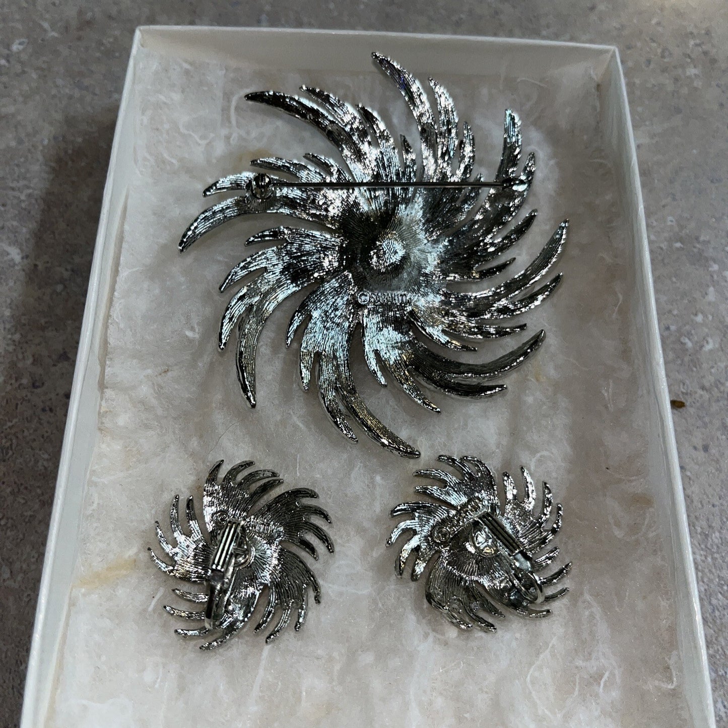 Vintage Sarah Coventry Silver Tone Pinwheel Brooch with Faux Pearl Middle