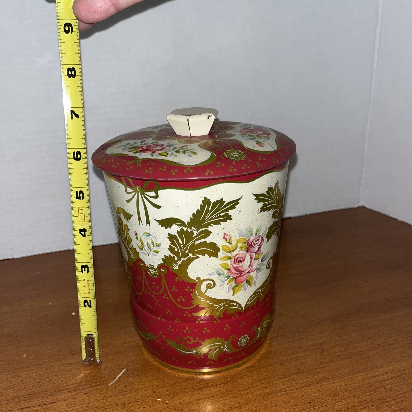 Red CANDY Roses Red Roses TOFFEE TIN George Horner & Co