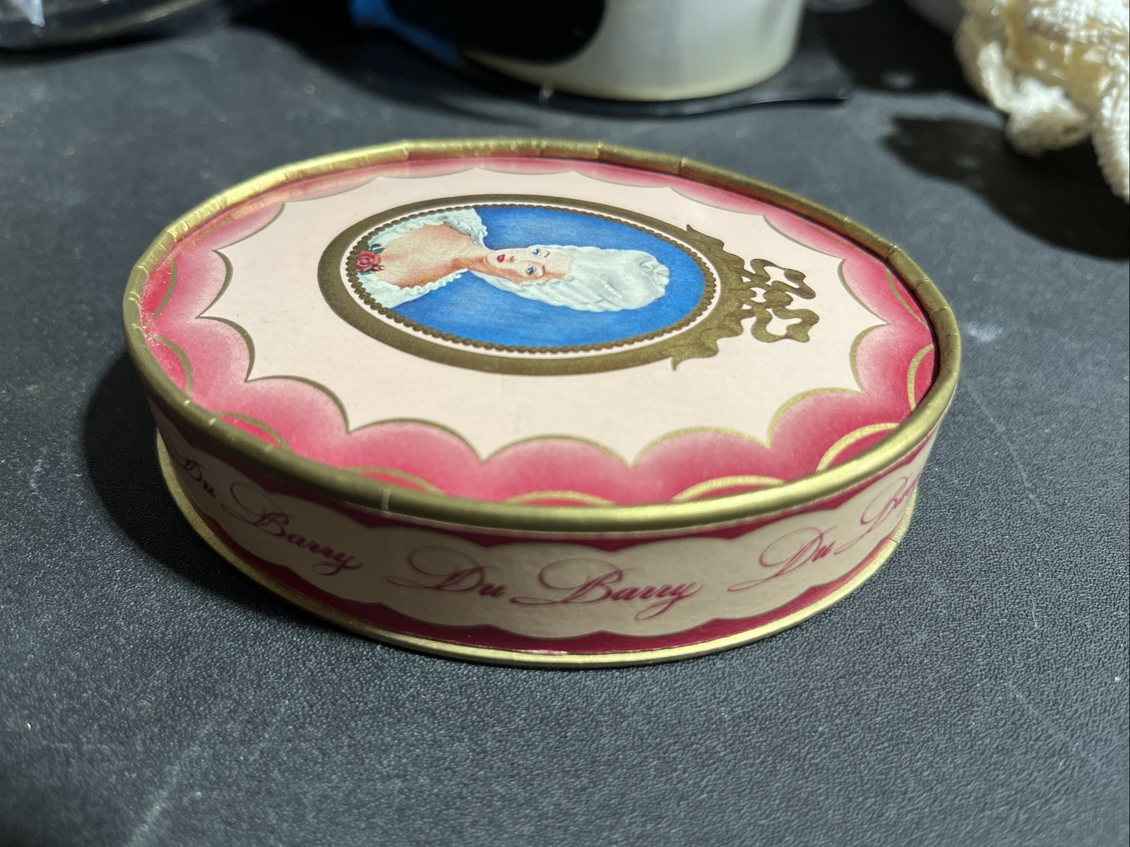 MADAME DU BARRY RICHARD HUDNUT VINTAGE FACE POWDER OVAL BOX