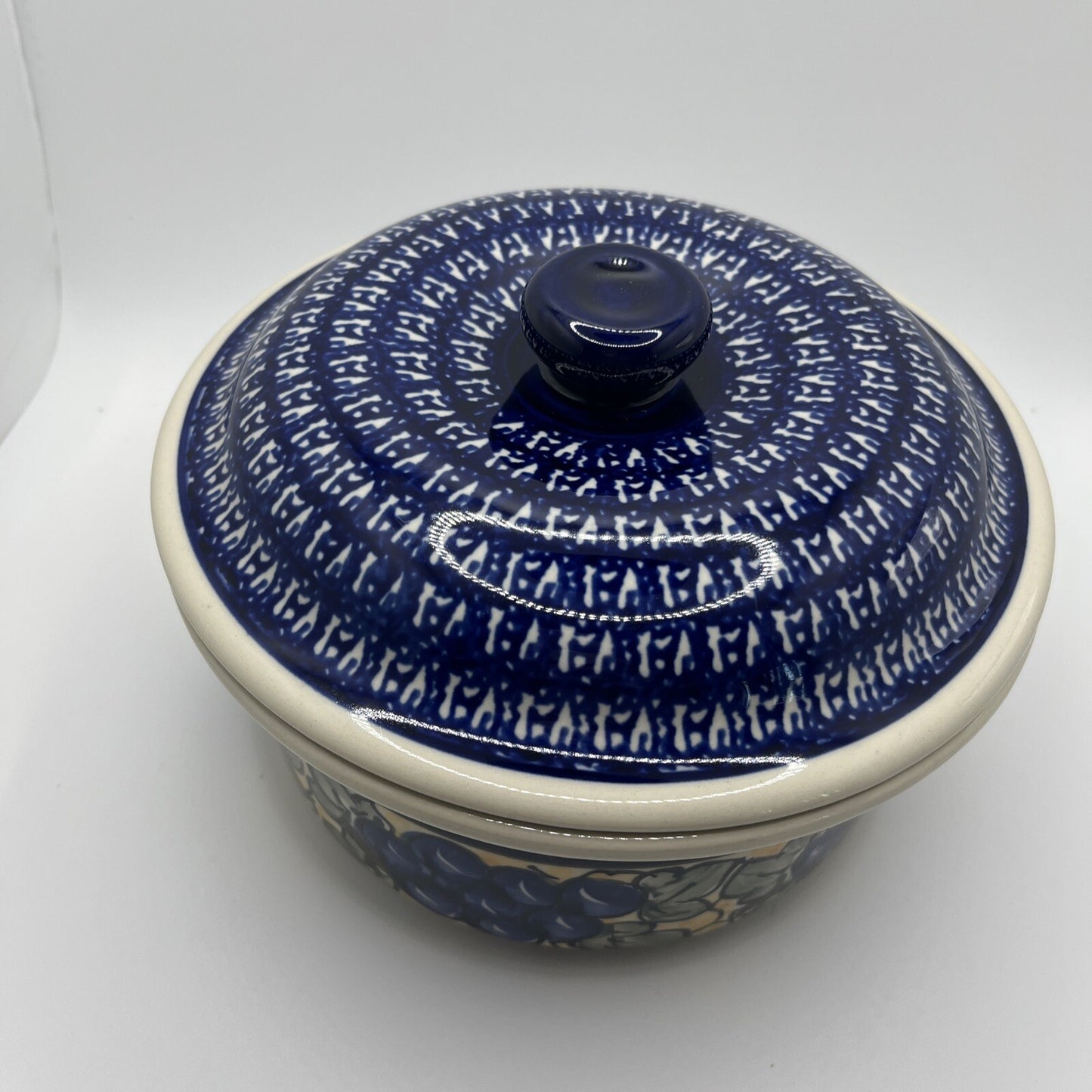 Boleslawiec Poland Round Stoneware Casserole Baker With Lid Hand Painted 7.75”