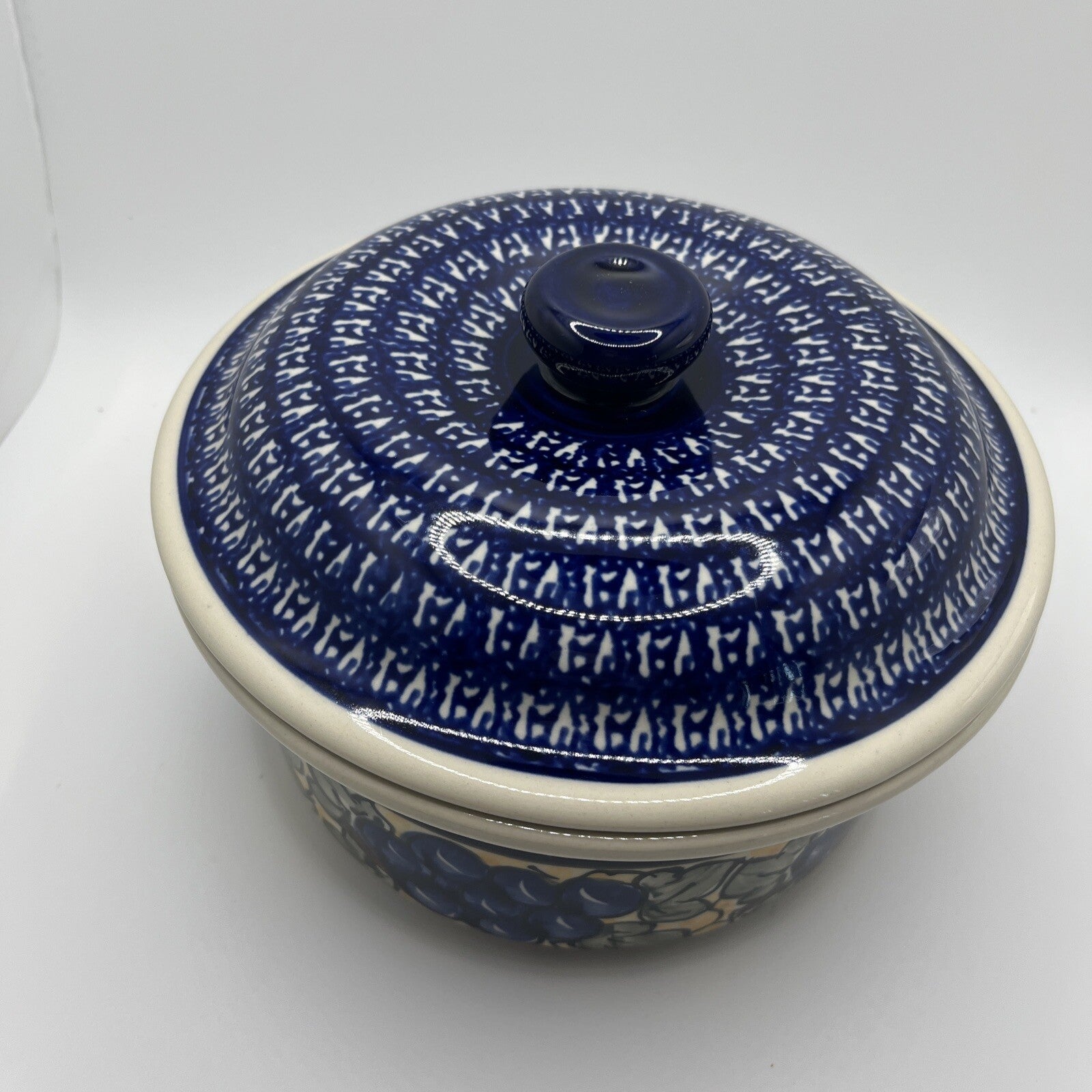 Boleslawiec Poland Round Stoneware Casserole Baker With Lid Hand Painted 7.75”