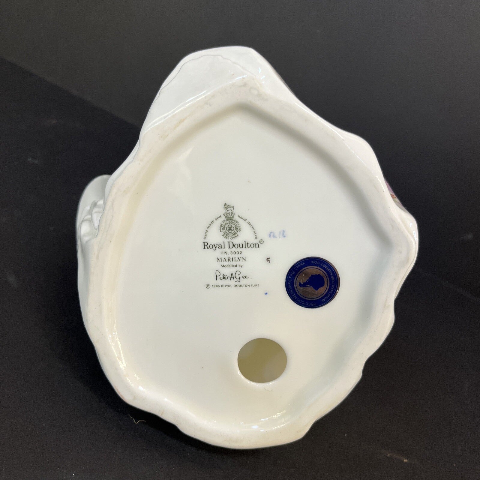 Royal Doulton HN3002 MARILYN 7 1/4" Figurine 1985
