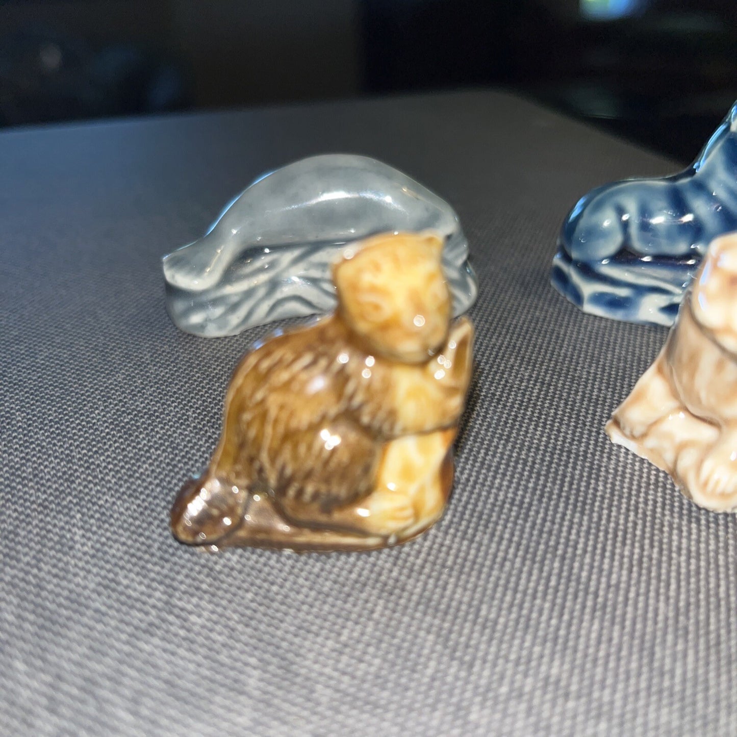 WADE WHIMSY FIGURINE VINTAGE ENGLAND ANIMAL LOT WALRUS SEAL OTTER & BEAVER (4)
