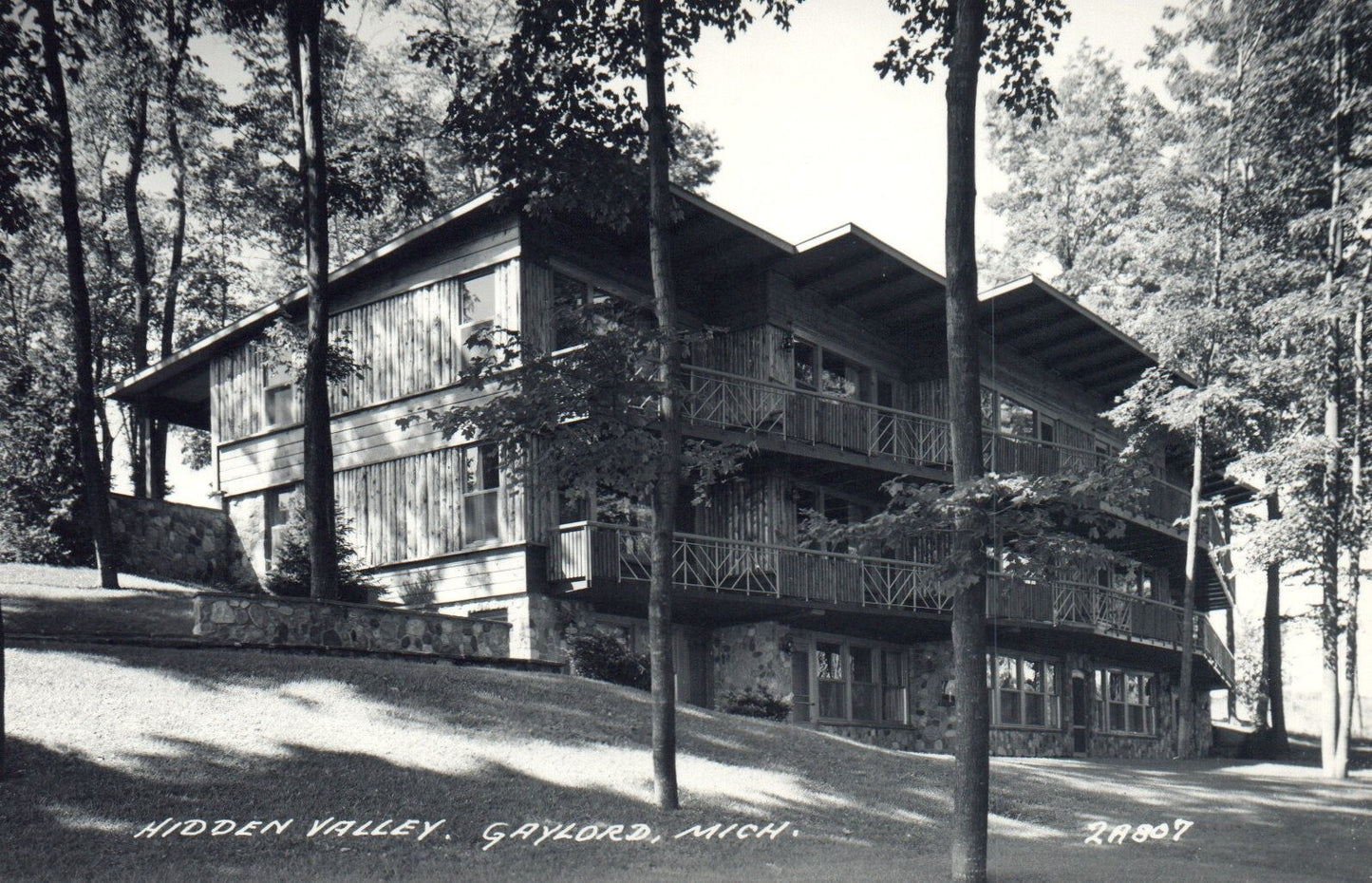 Hidden Valley Gaylord Large Cabin MI Michigan Mich Postcard