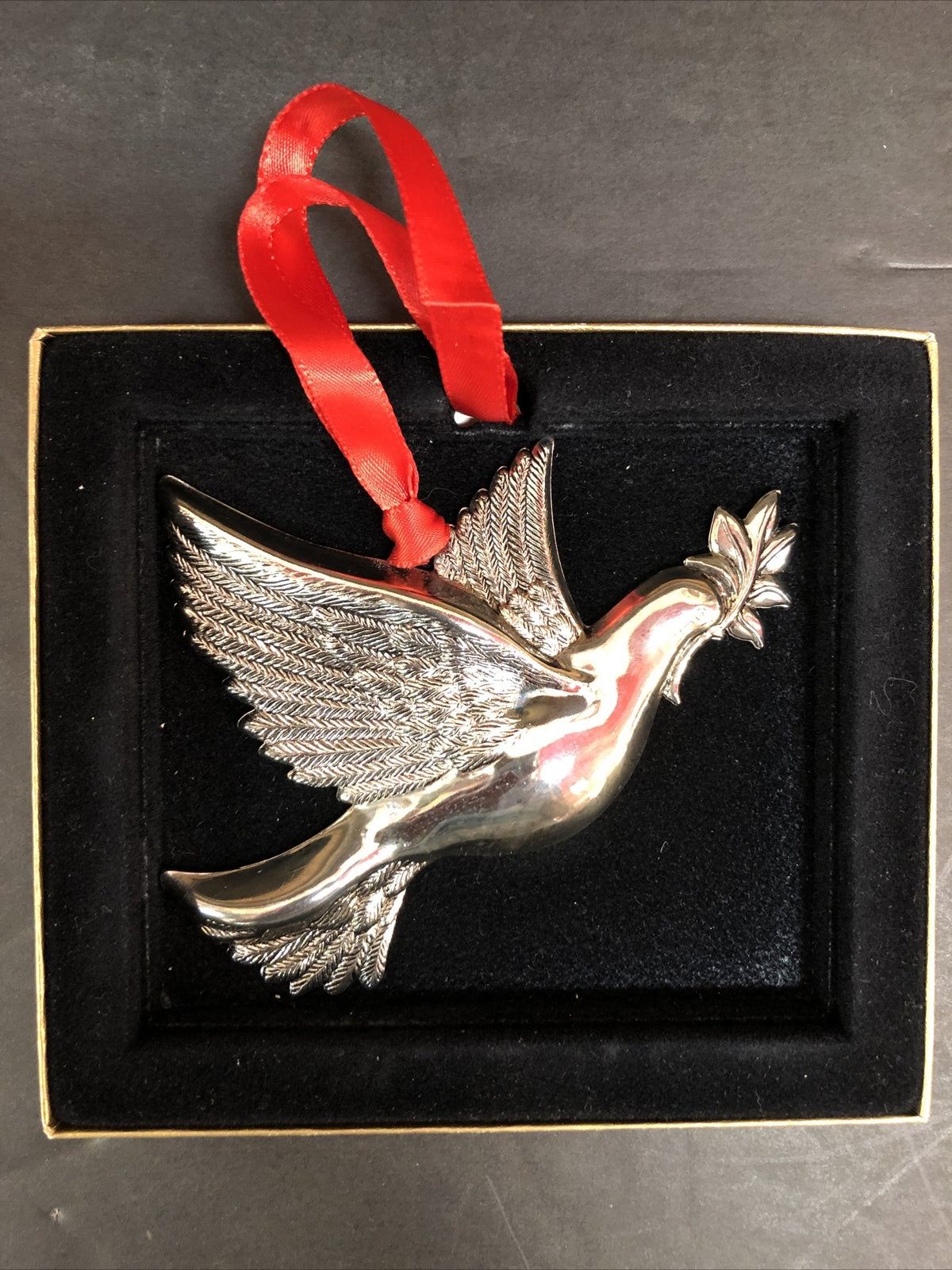 1989 Dove of Peace Christmas Heirloom Collection Holiday Ornament First Edition