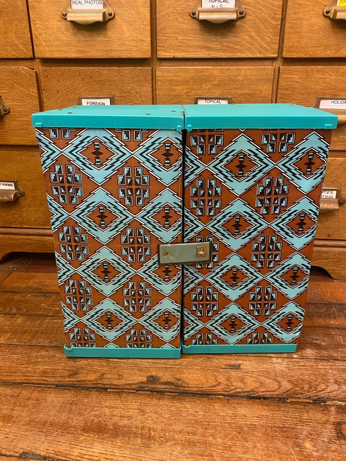 VTG 1976 Chers Dressing Room Dream House W/ Wardrobe Cher Doll Furniture 7 Cards