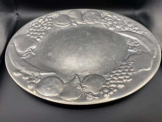 Oval RWP The Wilton Co. Armetale  Pewter Oval fruit Serving Platter 15" x 12"