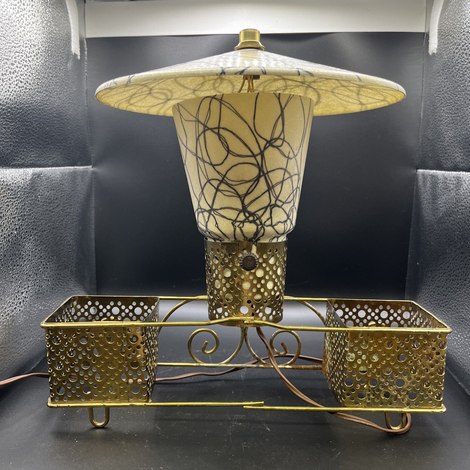 ￼￼VTG Weinberg Era Atomic Saucer Spaghetti Fiberglass Metal mesh Mcm Lamp Light