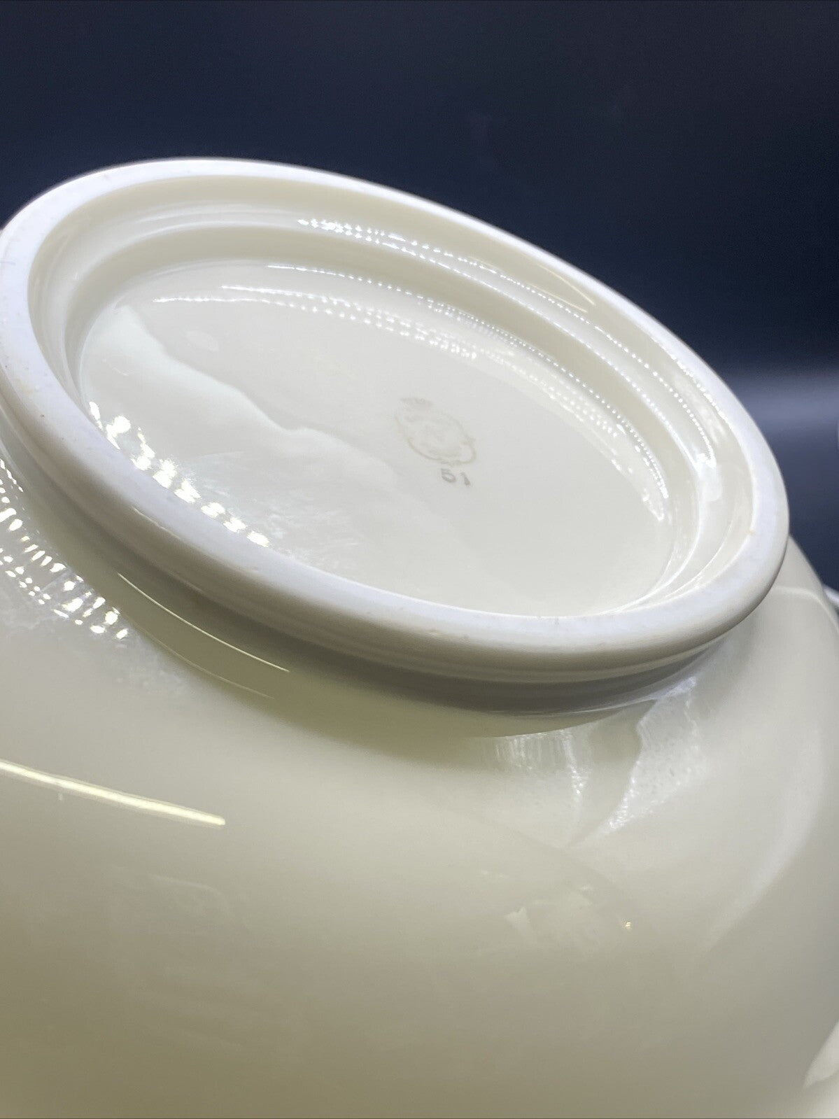 RARE 9.5" Waldershof Bavaria Serving Bowl with handles Cream with Gold Rim