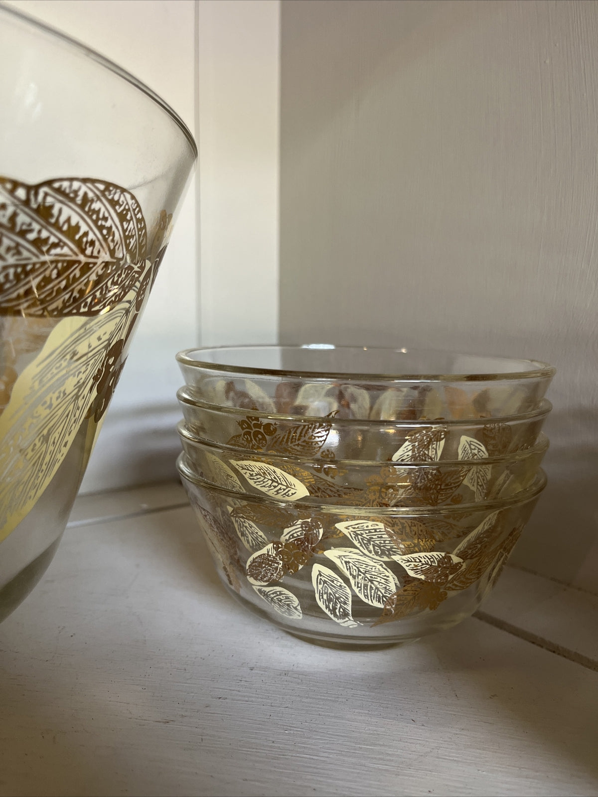 Vintage MCM Chip ‘n Dip Glass Salad Bowl Set Gold Leaf/Olive Design