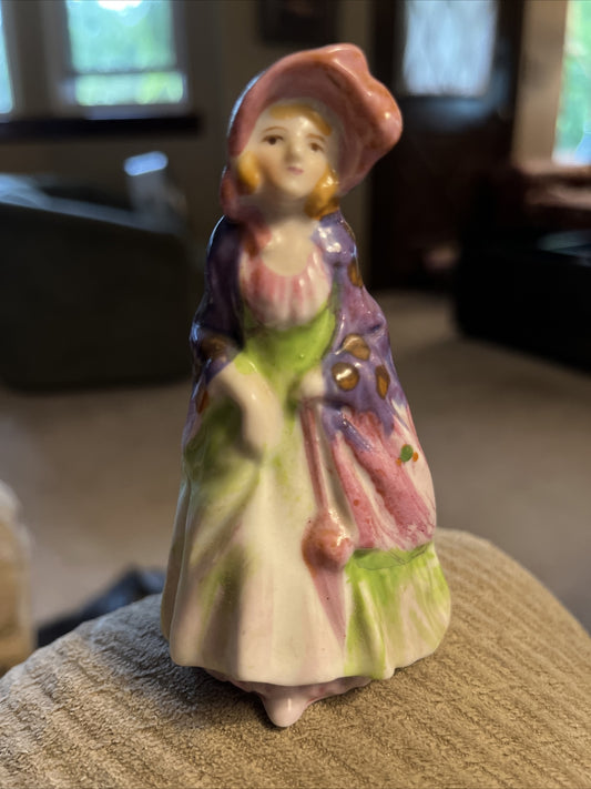 Vintage Occupied Japan Lady With A Purple Shaw  Figurine - Japan