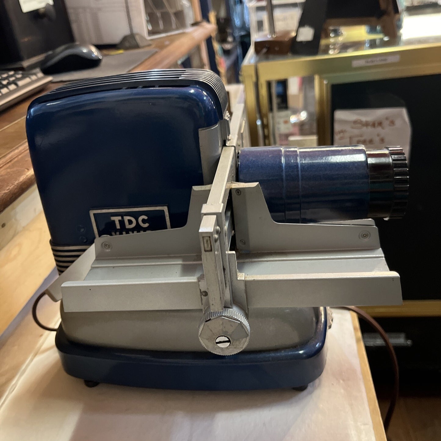 Vintage TDC VIVID Blue Slide Projector w/ Manual Mainliner 300 Three Dimension