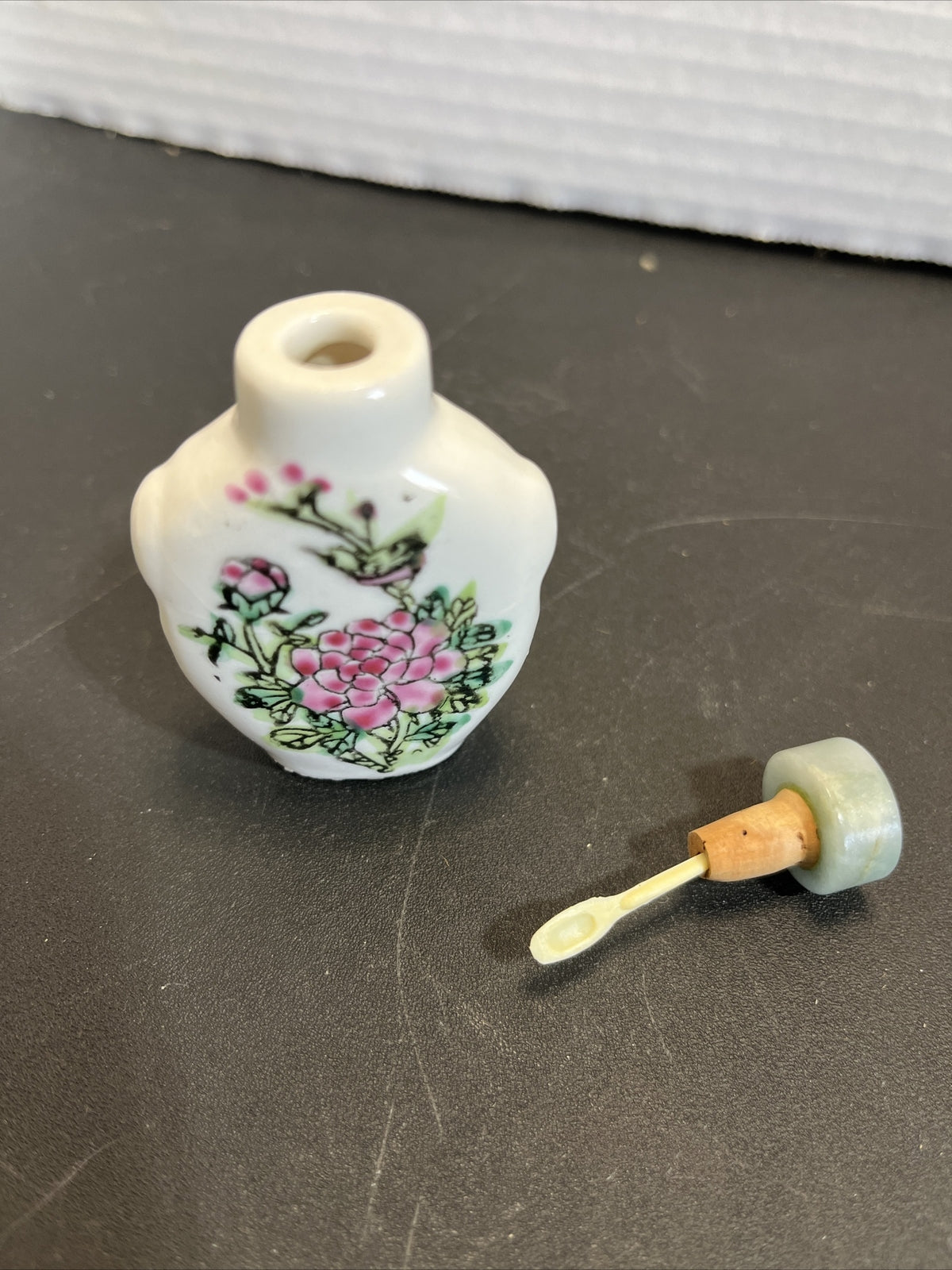 Antique Pre-1910 Asian Birds Decorated Snuff Jar with lid, sniffer