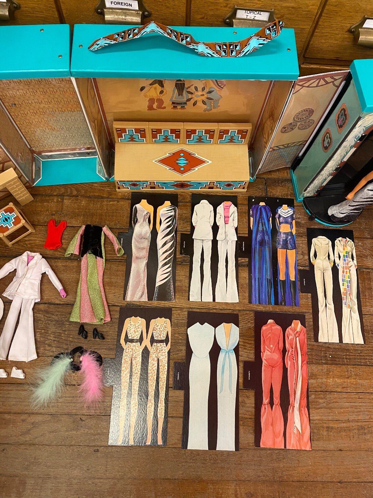 VTG 1976 Chers Dressing Room Dream House W/ Wardrobe Cher Doll Furniture 7 Cards