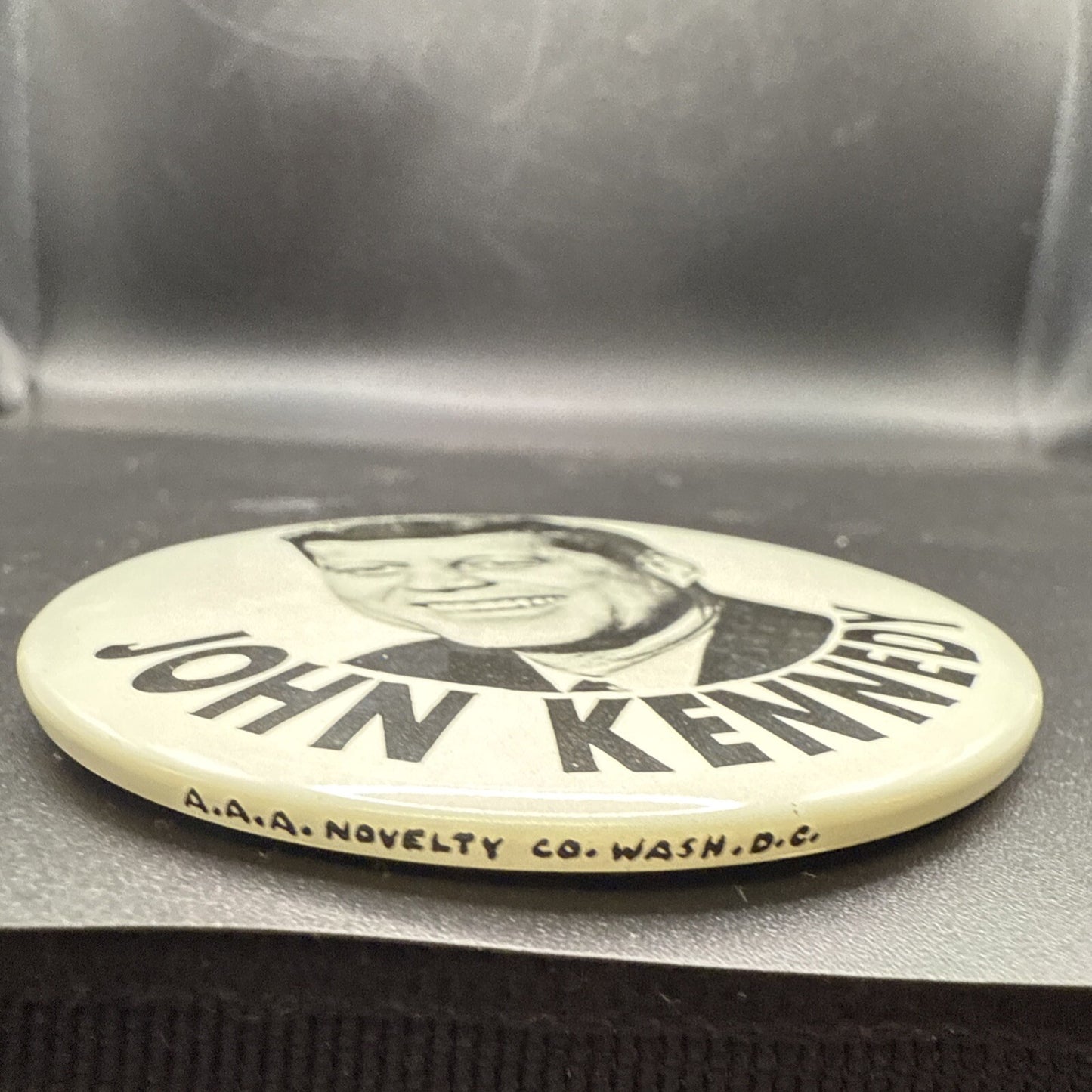 1960 John F. Kennedy 3 Inch Pin-Back Campaign Button pin